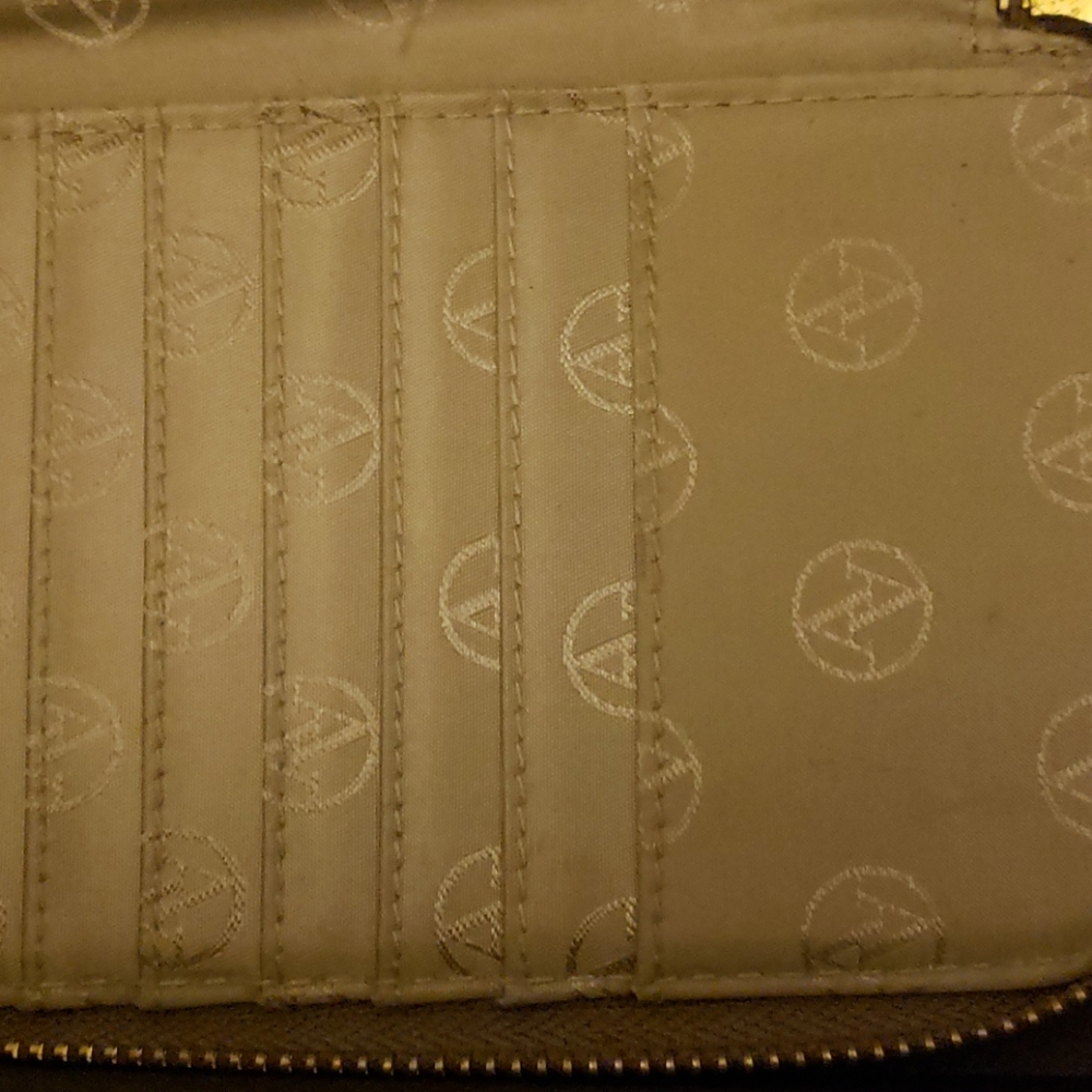 Wallet - Picture 4 of 6